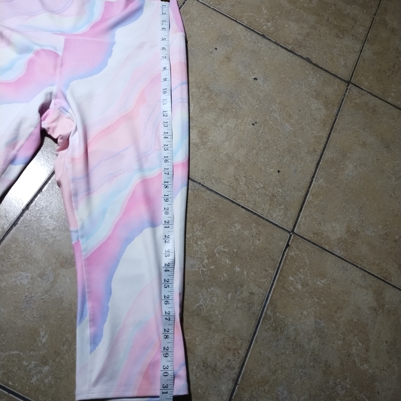 Fabletics Power Hold Pastel Capri Leggings Size XL/XXL - Picture 7 of 7